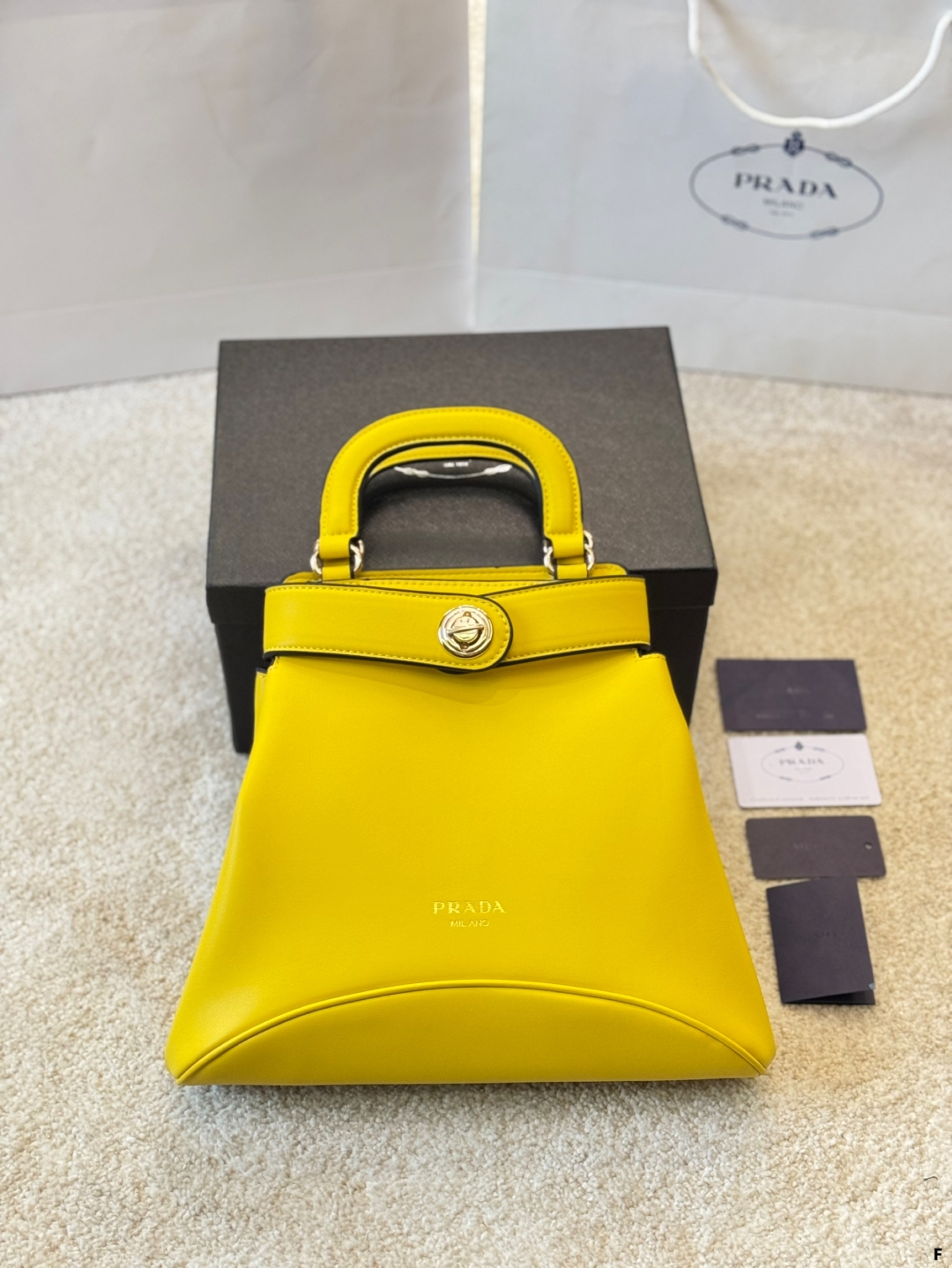 PRADA bag 407
